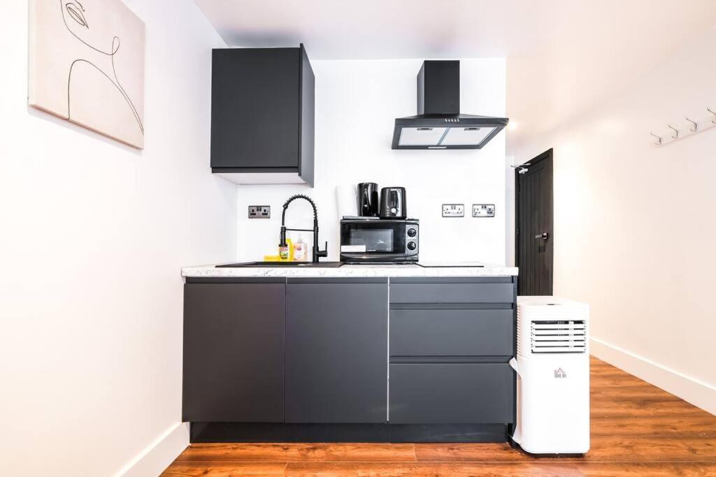 Spacious Apartment In Piccadilly Sleep 6 Vrb Londres Extérieur photo